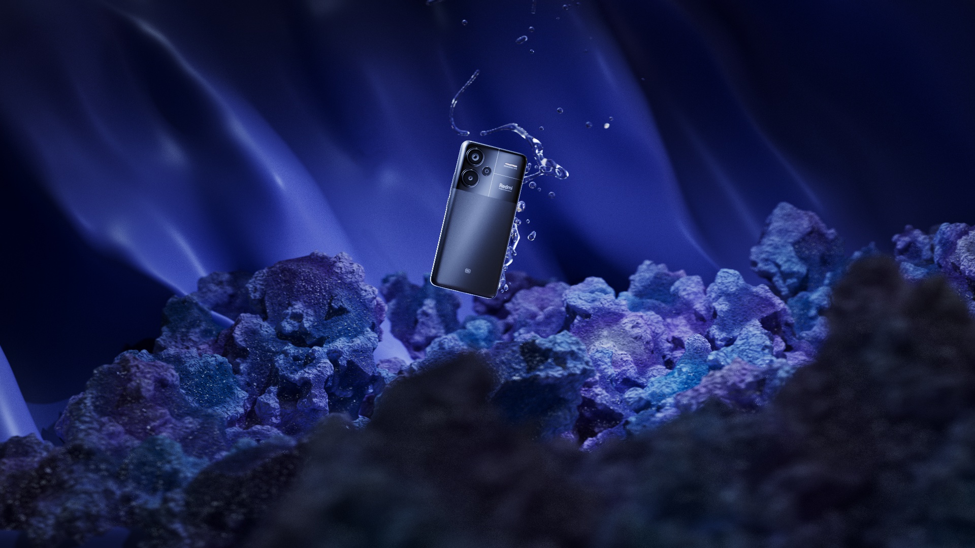 FUSION_BLACK_SHOT_020_02_STILL_V03